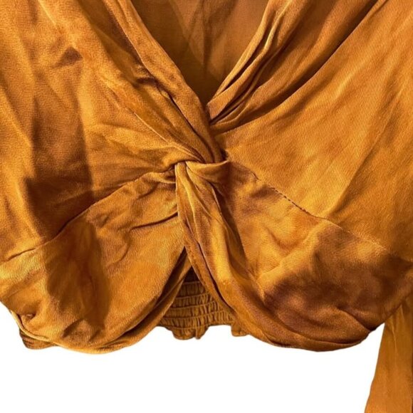 ASTR The Label Anthropologie NWT Cropped Top Twist Front Long Sleeve Top size S - Picture 4 of 7
